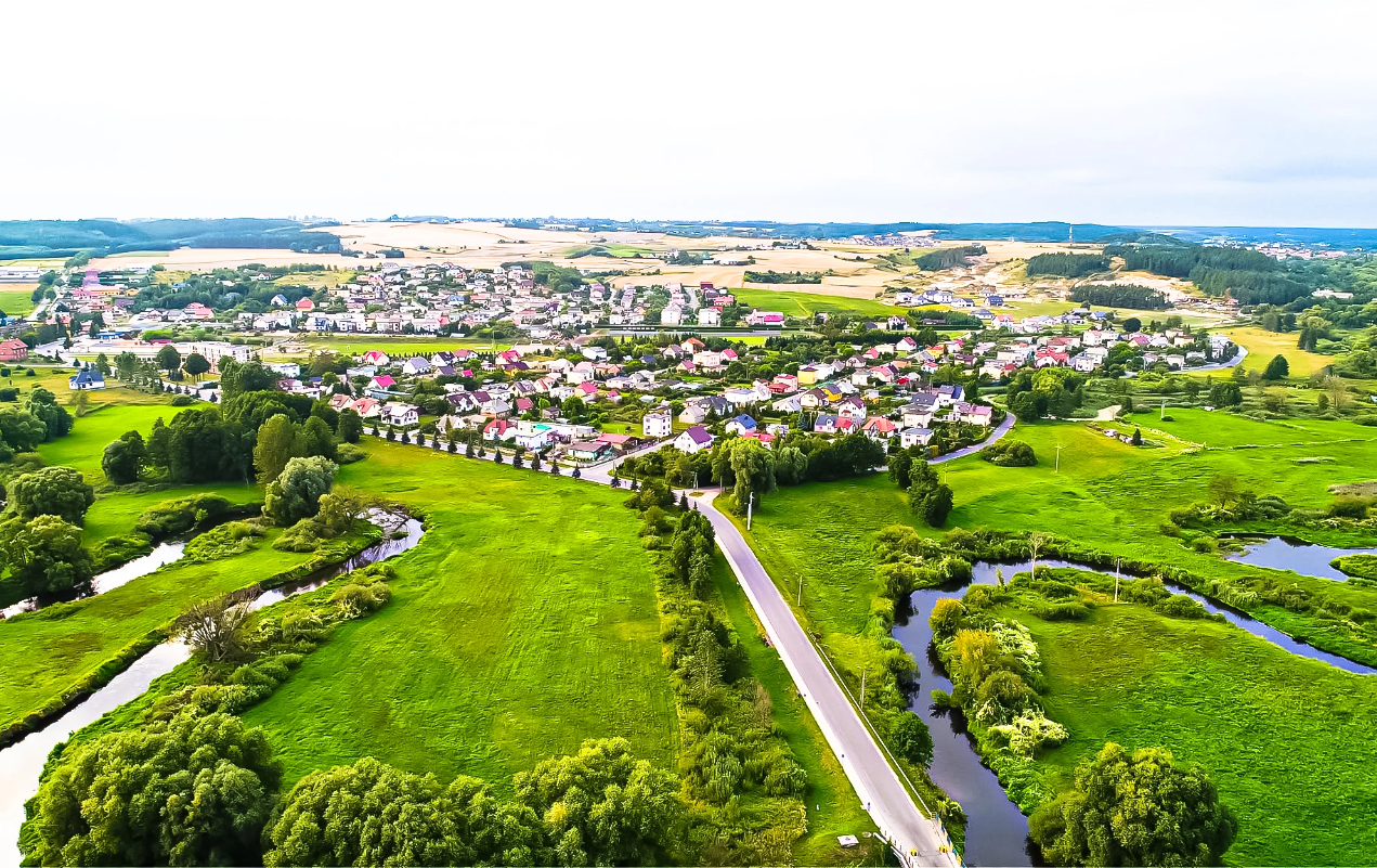 Kurzęcin Widok z góry na zabudowania miasta Kurzęcin